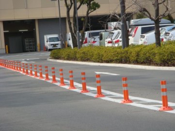 垂直挿入装置とサークルコンベア